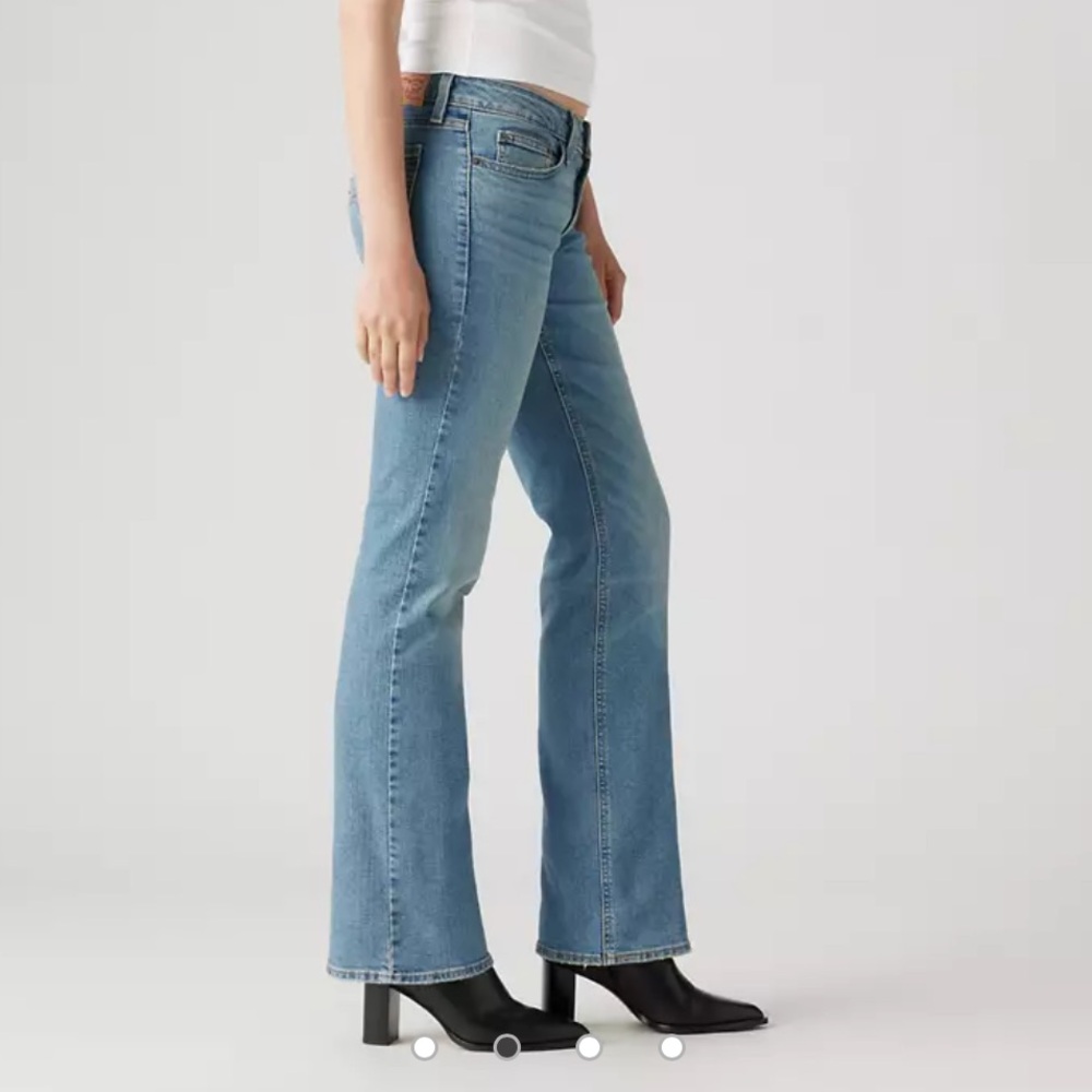 Levi's Women's Straight Leg Jeans in Light Blue